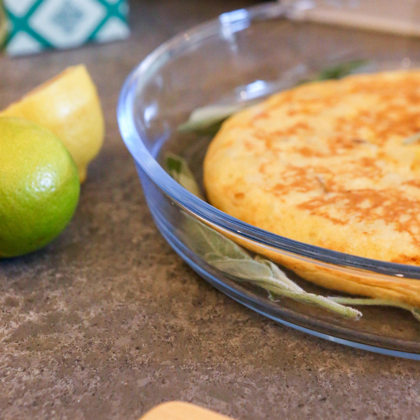 Round Glass Oven Dish - 26cm x 26cm